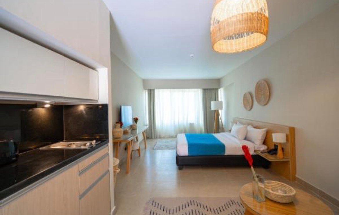 Self-catering Hurghada studio with a kitchenette and double bed